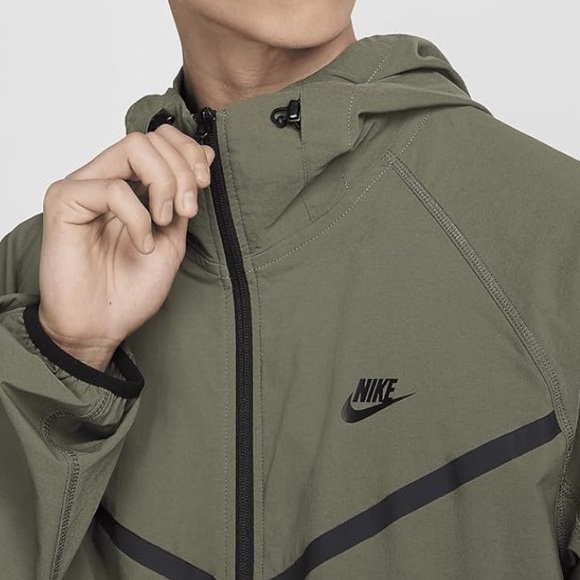 NEW Nike Tech Woven Windbreaker Jacket Men's Medium - Picture 4 of 12